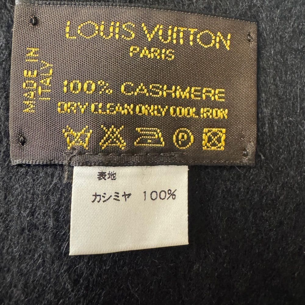 Louis Vuitton Black and Gold 100% Cashmere Large Logo Shawl Wrap Stole Auth - Picture 16 of 16